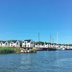 Am Yachthafen In Дом отдыха Пенемюнде